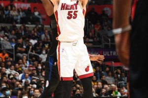 金年会官网-洛杉矶湖人内部会议纪要流出——清晨临场应变，中超使命明确，团队化学反应显著(湖人两名球员确诊)